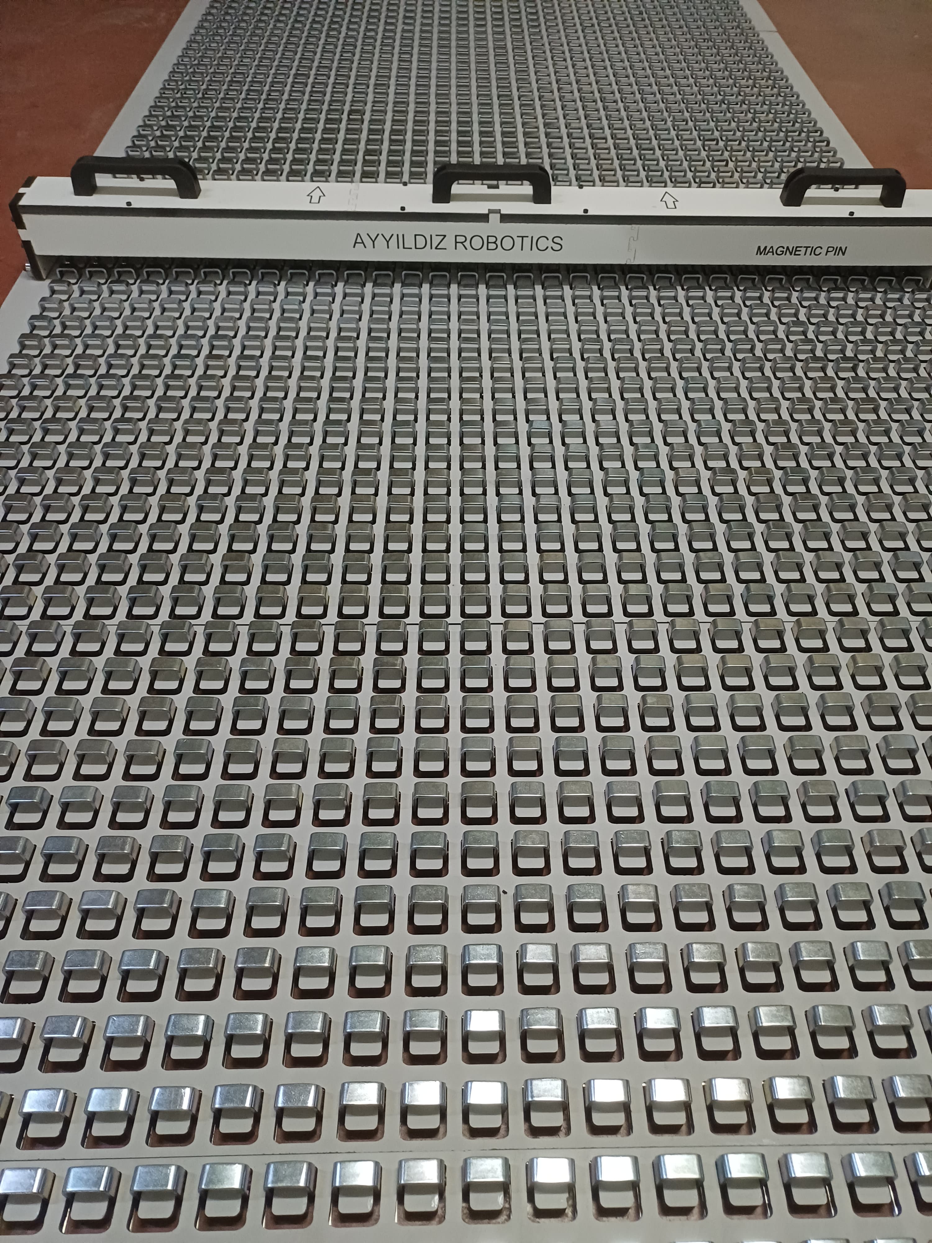 Magnetic Pin Seri Üretimi